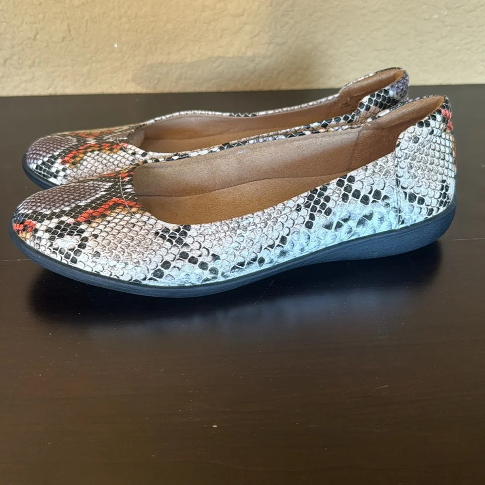 Naturalizer Vivienne Snake Flat New. Size 8.5 - Picture 3 of 5